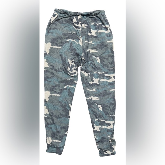 Camo Joggers - Picture 3 of 3